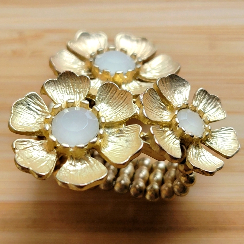 Flower Cluster Ring - image 1